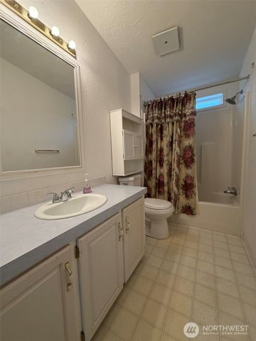 100 Leisure Drive, Aberdeen, WA 98520