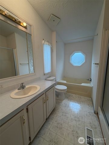 100 Leisure Drive, Aberdeen, WA 98520