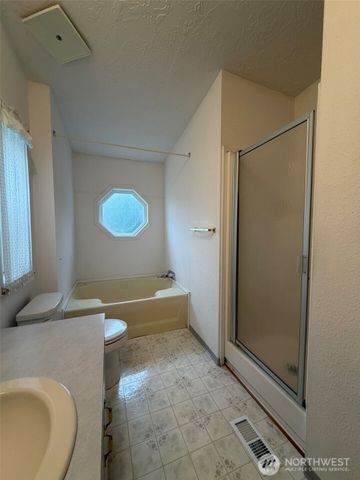 100 Leisure Drive, Aberdeen, WA 98520