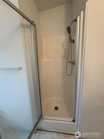 100 Leisure Drive, Aberdeen, WA 98520