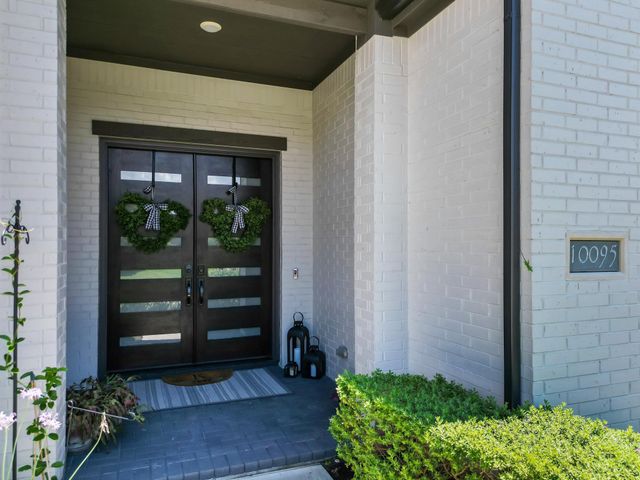 10095 S Goshawk Trail, Conroe, TX 77385