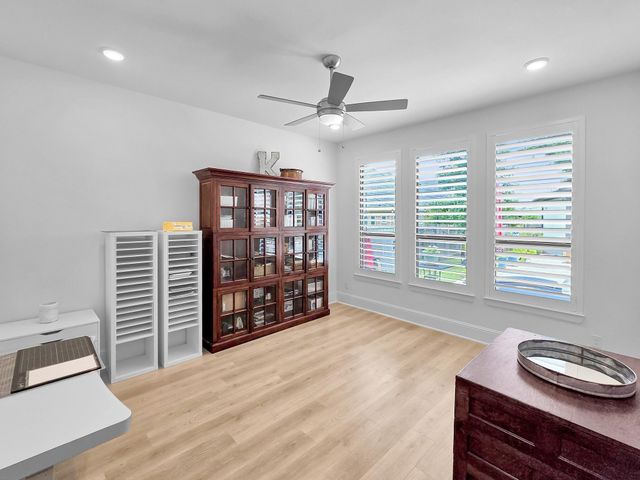 10095 S Goshawk Trail, Conroe, TX 77385