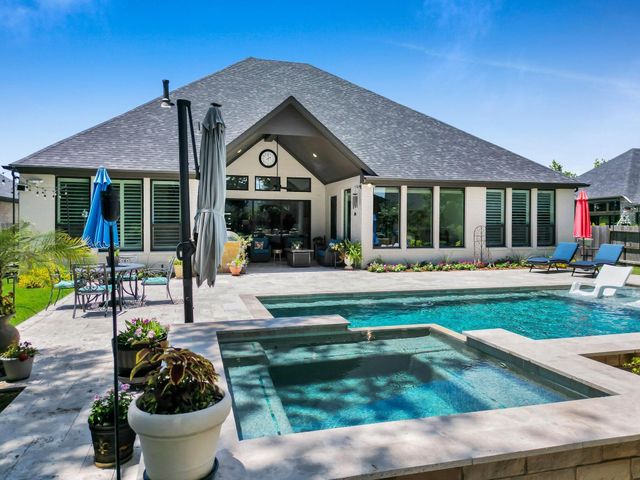 10095 S Goshawk Trail, Conroe, TX 77385