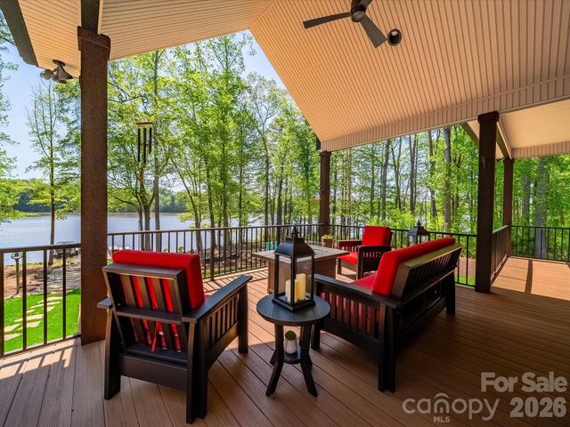 1579 Sunset Pointe Drive, Salisbury, NC 28146