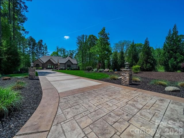 1579 Sunset Pointe Drive, Salisbury, NC 28146