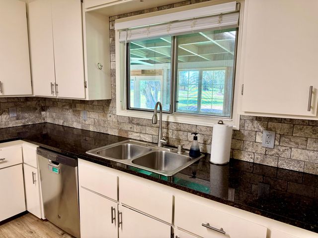 5572 Olive Street, Anderson, CA 96007