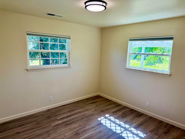 5572 Olive Street, Anderson, CA 96007