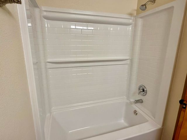 5572 Olive Street, Anderson, CA 96007