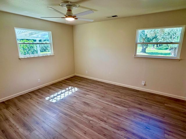 5572 Olive Street, Anderson, CA 96007