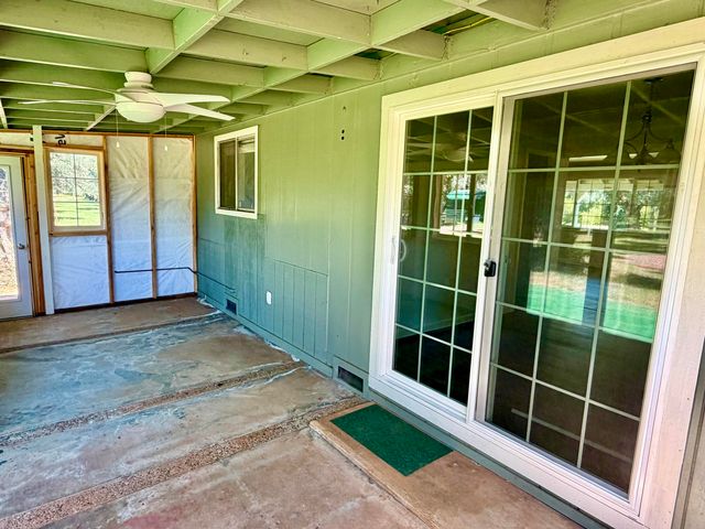 5572 Olive Street, Anderson, CA 96007