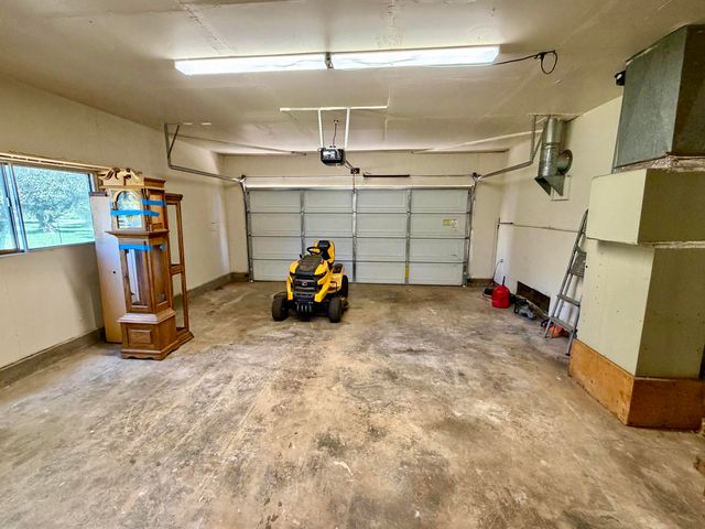 5572 Olive Street, Anderson, CA 96007