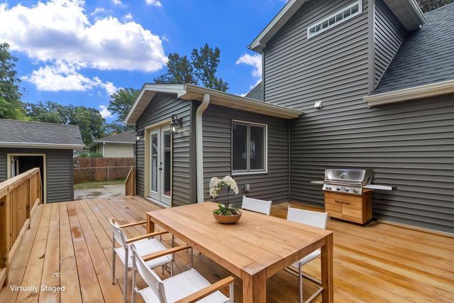 W1390 Greenview ROAD, Genoa City, WI 53128