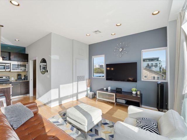 1406 Columbus Street 206, Houston, TX 77019