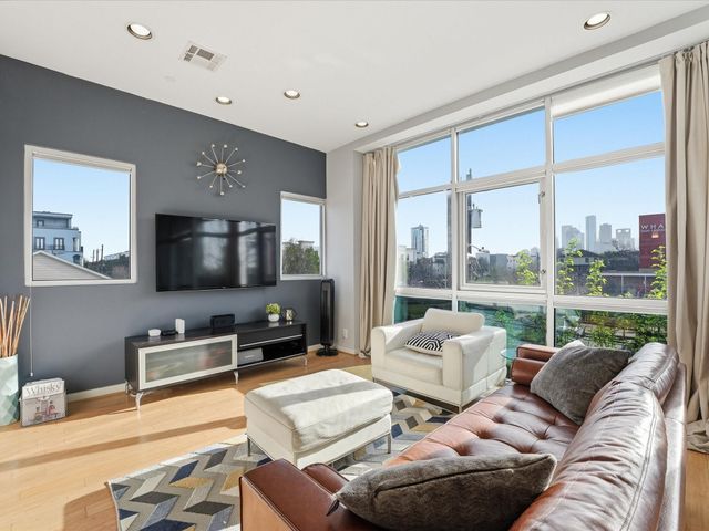 1406 Columbus Street 206, Houston, TX 77019