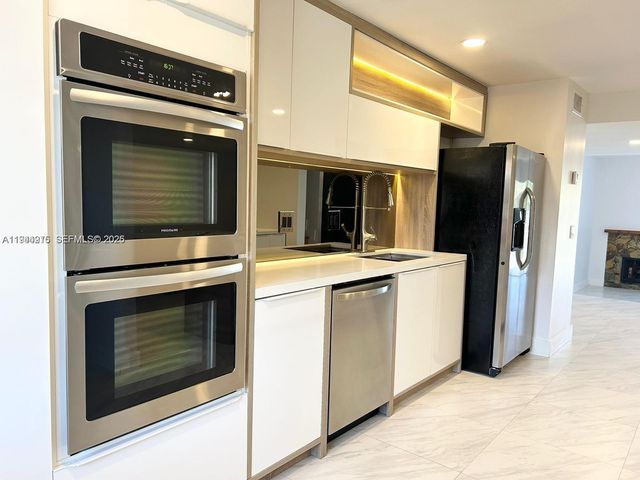 3811 NE 166th St 3, North Miami Beach, FL 33160