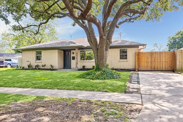 5311 Hialeah Drive, Houston, TX 77092
