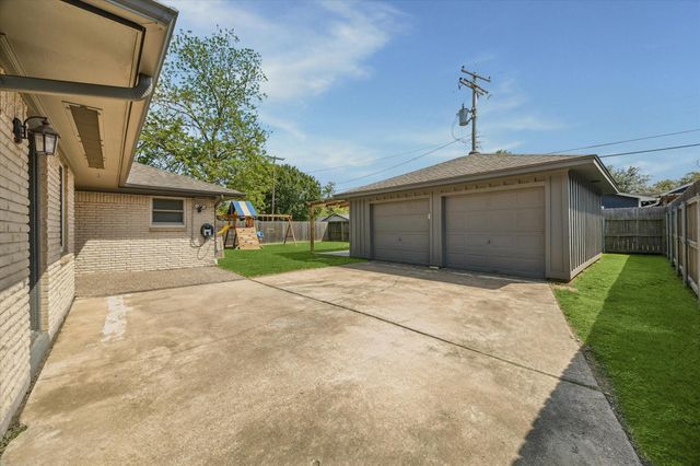 5311 Hialeah Drive, Houston, TX 77092