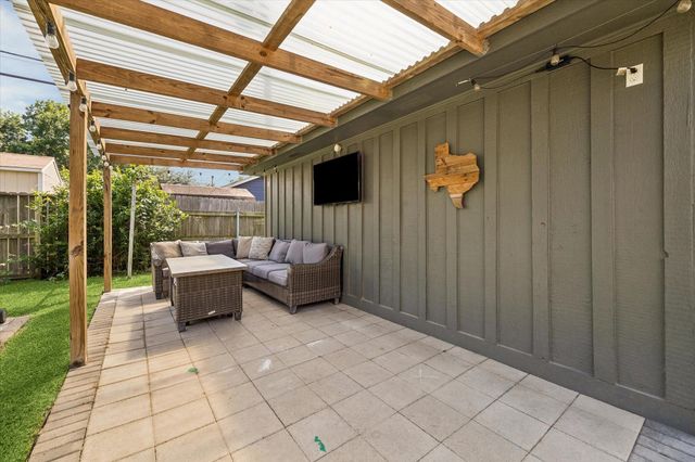 5311 Hialeah Drive, Houston, TX 77092