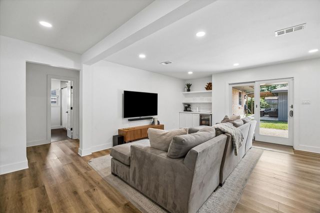 5311 Hialeah Drive, Houston, TX 77092