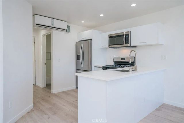 6745 Laurel Canyon 201, North Hollywood, CA 91606