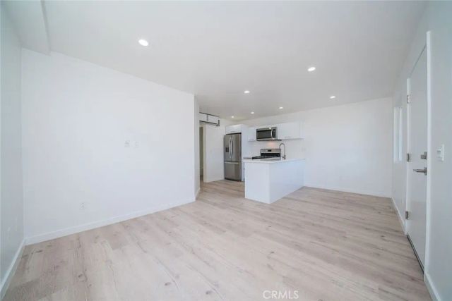 6745 Laurel Canyon 201, North Hollywood, CA 91606