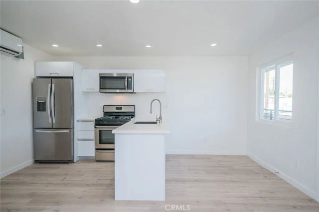 6745 Laurel Canyon 201, North Hollywood, CA 91606