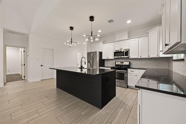 1343 Alpha Lane, Crosby, TX 77532