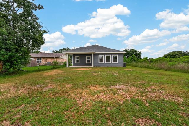 1343 Alpha Lane, Crosby, TX 77532