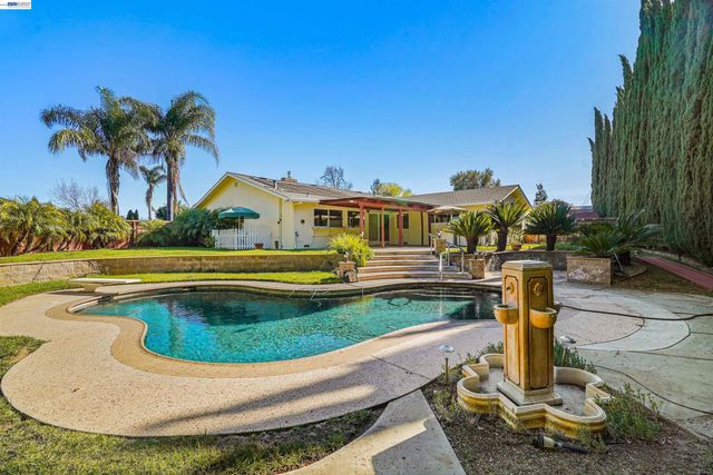 1349 Evans Pl, Livermore, CA 94550