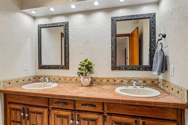 13813 NE 8th Street, Choctaw, OK 73020