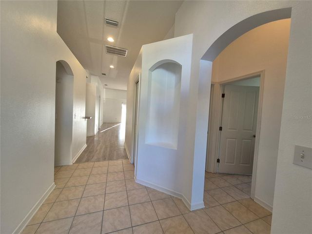 6833 RUNNER OAK DRIVE, Zephyrhills, FL 33545