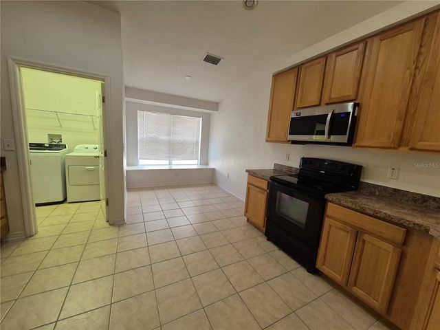 6833 RUNNER OAK DRIVE, Zephyrhills, FL 33545