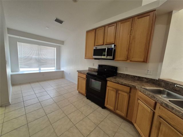 6833 RUNNER OAK DRIVE, Zephyrhills, FL 33545