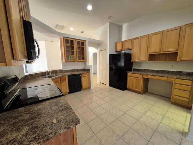 6833 RUNNER OAK DRIVE, Zephyrhills, FL 33545