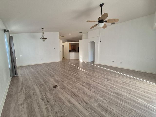 6833 RUNNER OAK DRIVE, Zephyrhills, FL 33545