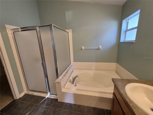 6833 RUNNER OAK DRIVE, Zephyrhills, FL 33545