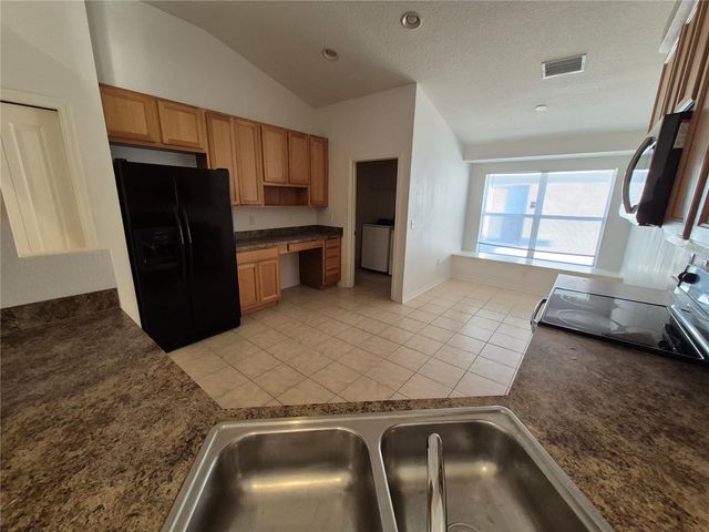 6833 RUNNER OAK DRIVE, Zephyrhills, FL 33545