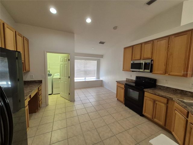 6833 RUNNER OAK DRIVE, Zephyrhills, FL 33545