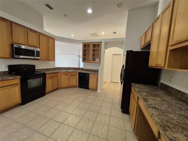 6833 RUNNER OAK DRIVE, Zephyrhills, FL 33545