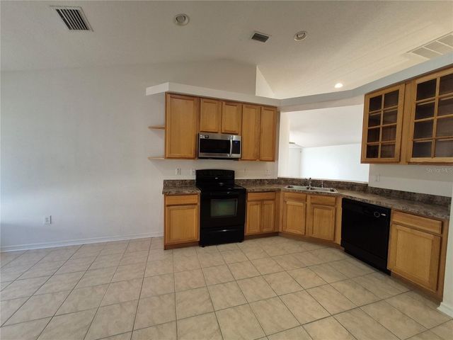 6833 RUNNER OAK DRIVE, Zephyrhills, FL 33545