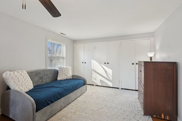 8646 E Prairie Road, Skokie, IL 60076