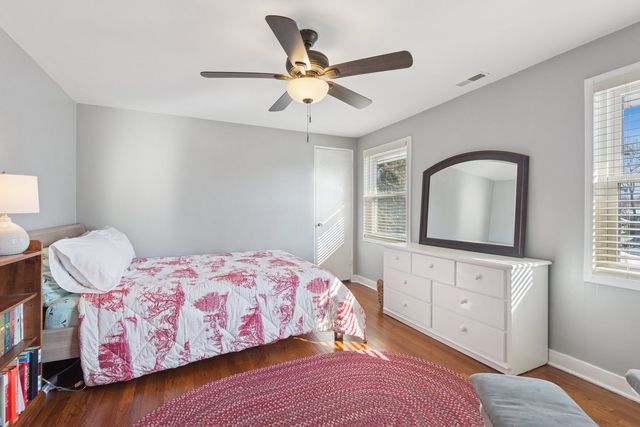 8646 E Prairie Road, Skokie, IL 60076