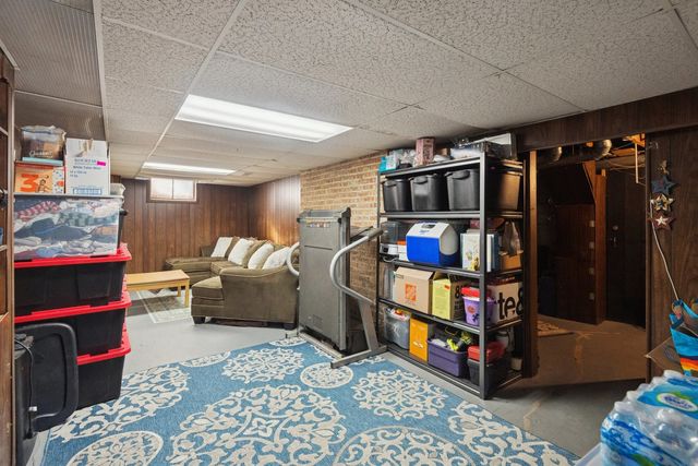 8646 E Prairie Road, Skokie, IL 60076