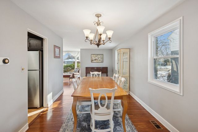 8646 E Prairie Road, Skokie, IL 60076