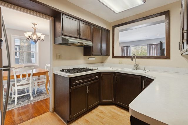 8646 E Prairie Road, Skokie, IL 60076