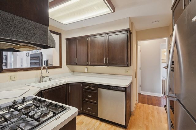 8646 E Prairie Road, Skokie, IL 60076