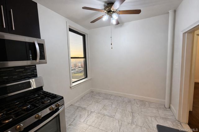 5 Circuit Road A30, New Rochelle, NY 10805