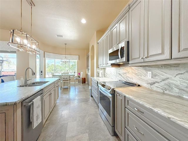 5061 W OAKHILL STREET, Dunnellon, FL 34433