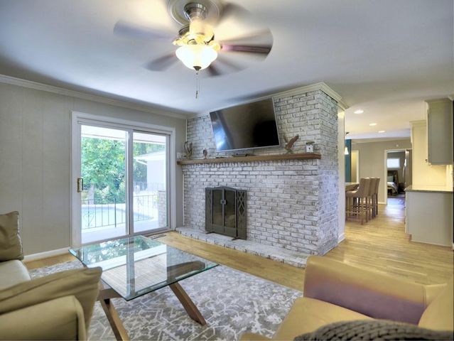 715 Glenforest Road, Sandy Springs, GA 30328