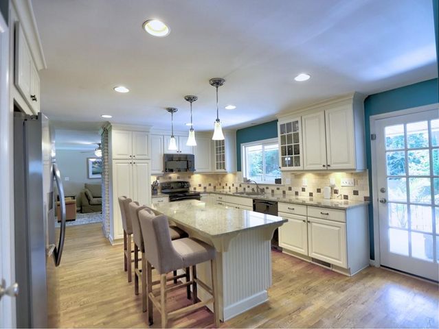 715 Glenforest Road, Sandy Springs, GA 30328